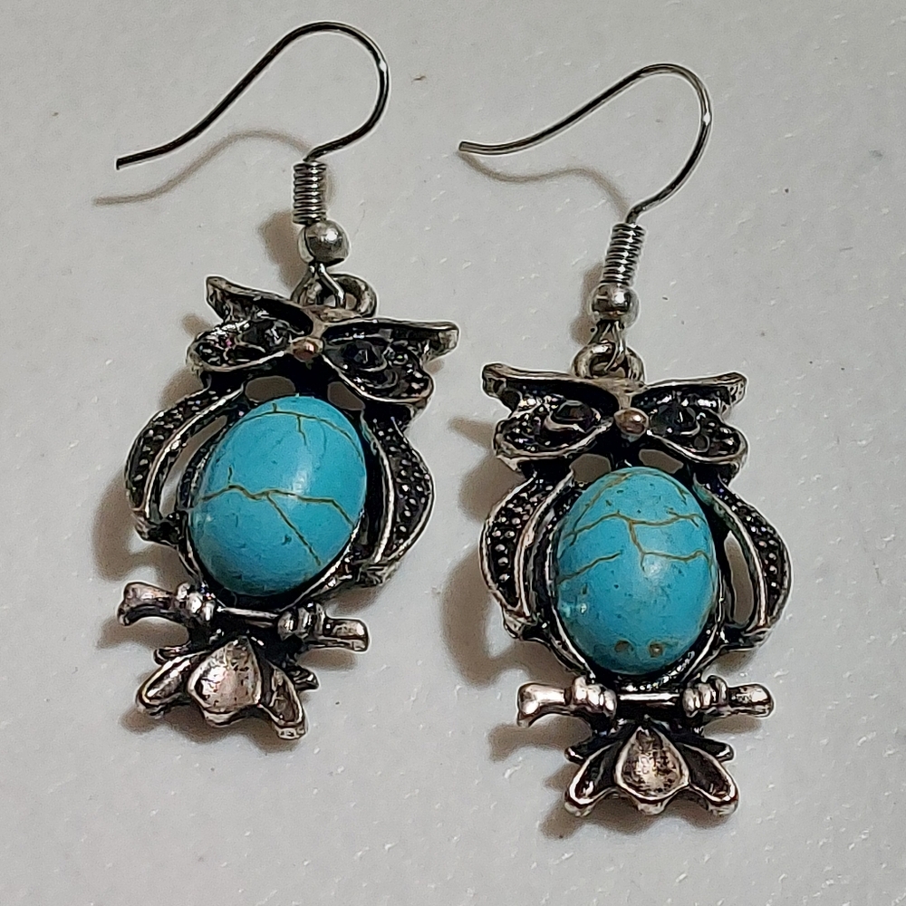 Vintage Inspired Faux Turquoise Belly Silver Tone Detailed Owl Dangle Earrings - Picture 2 of 4